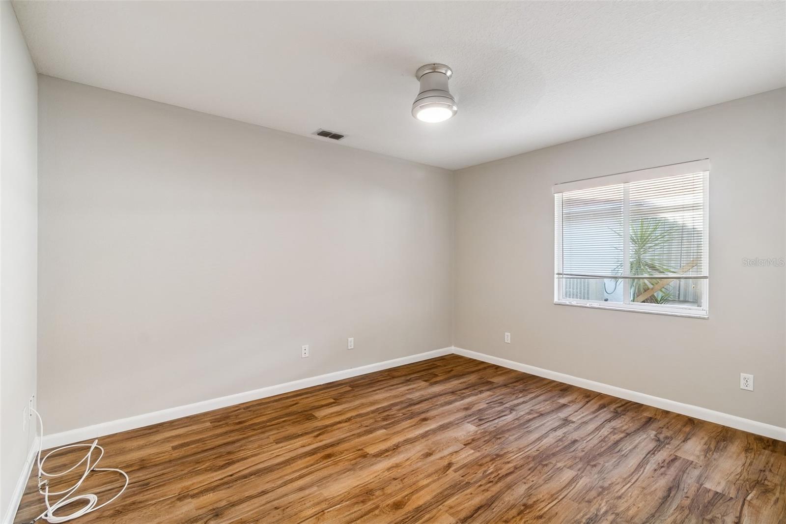 Image 50 of 79 For 377 Wood Chuck Avenue