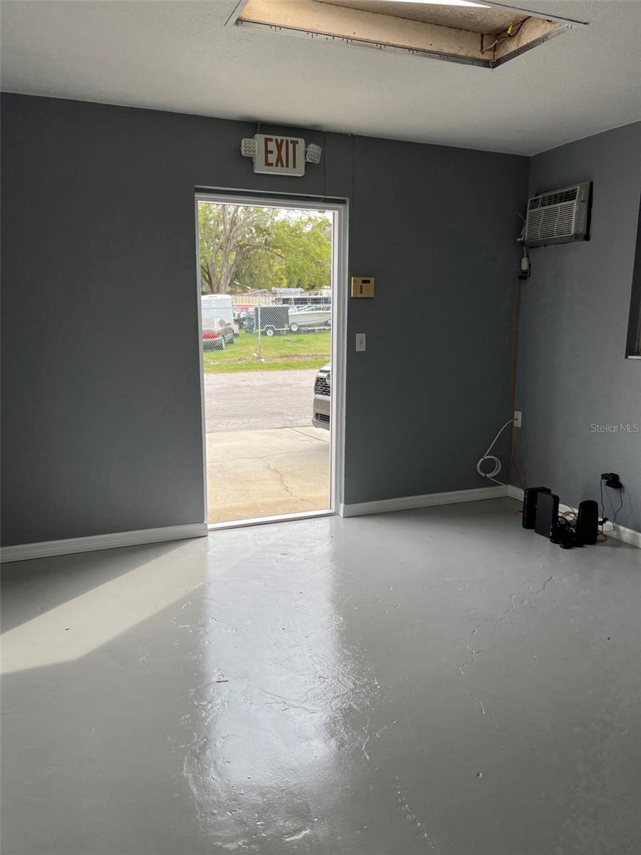 Image 13 of 16 For 7809 Clark Moody Boulevard