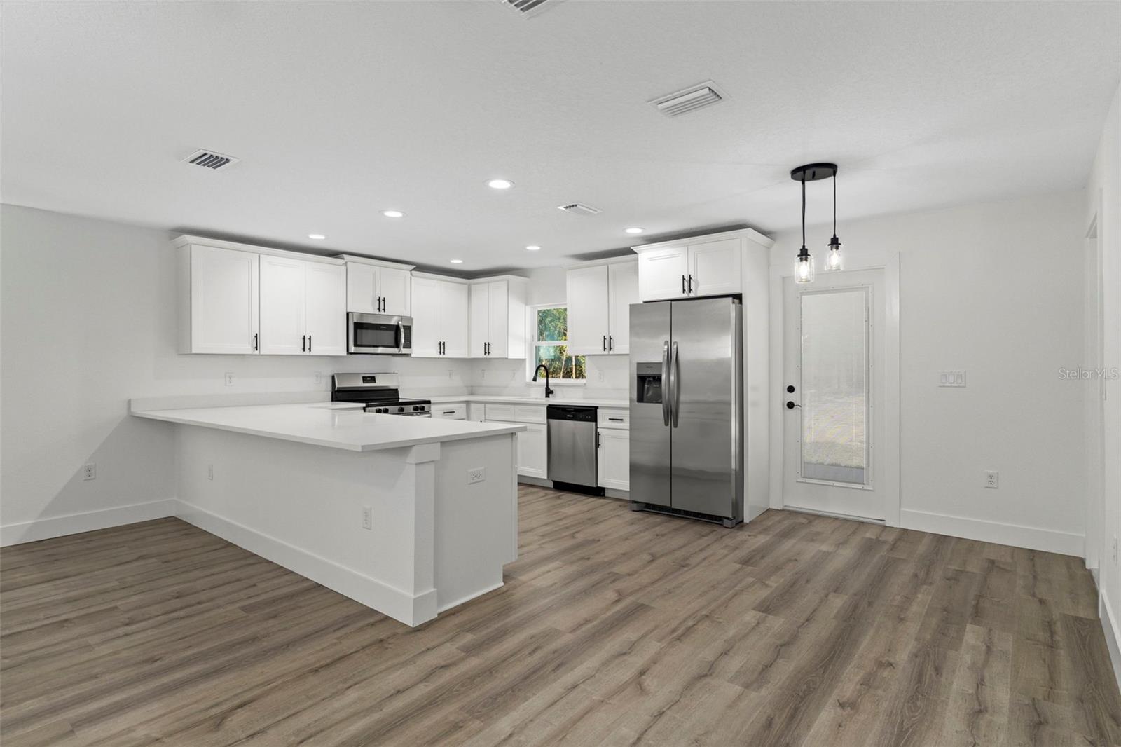 Image 12 of 38 For 14197 Red Marlin Avenue