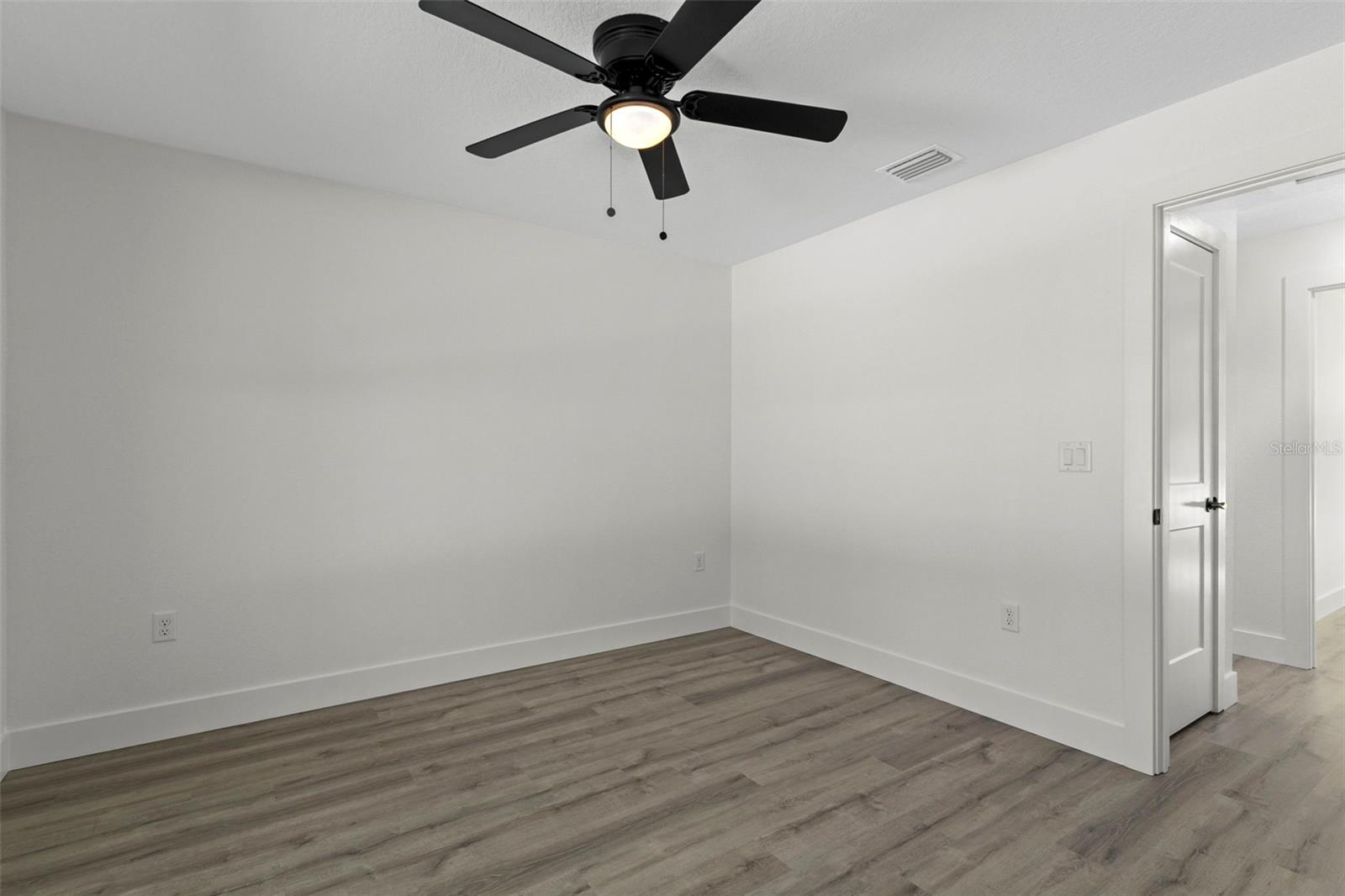 Image 19 of 38 For 14197 Red Marlin Avenue