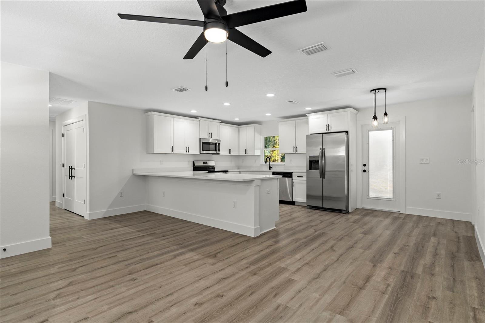 Image 9 of 38 For 14197 Red Marlin Avenue