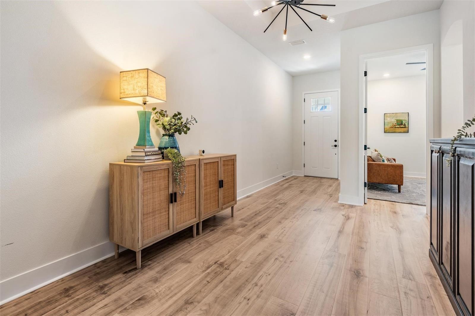 Image 22 of 51 For 3378 Tour Trace