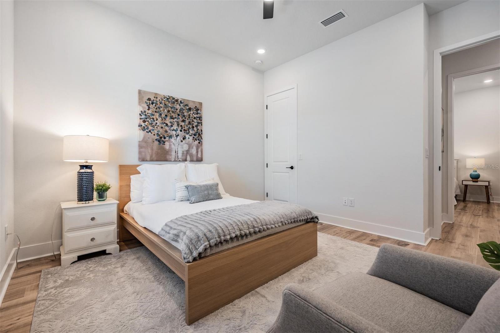 Image 27 of 51 For 3378 Tour Trace