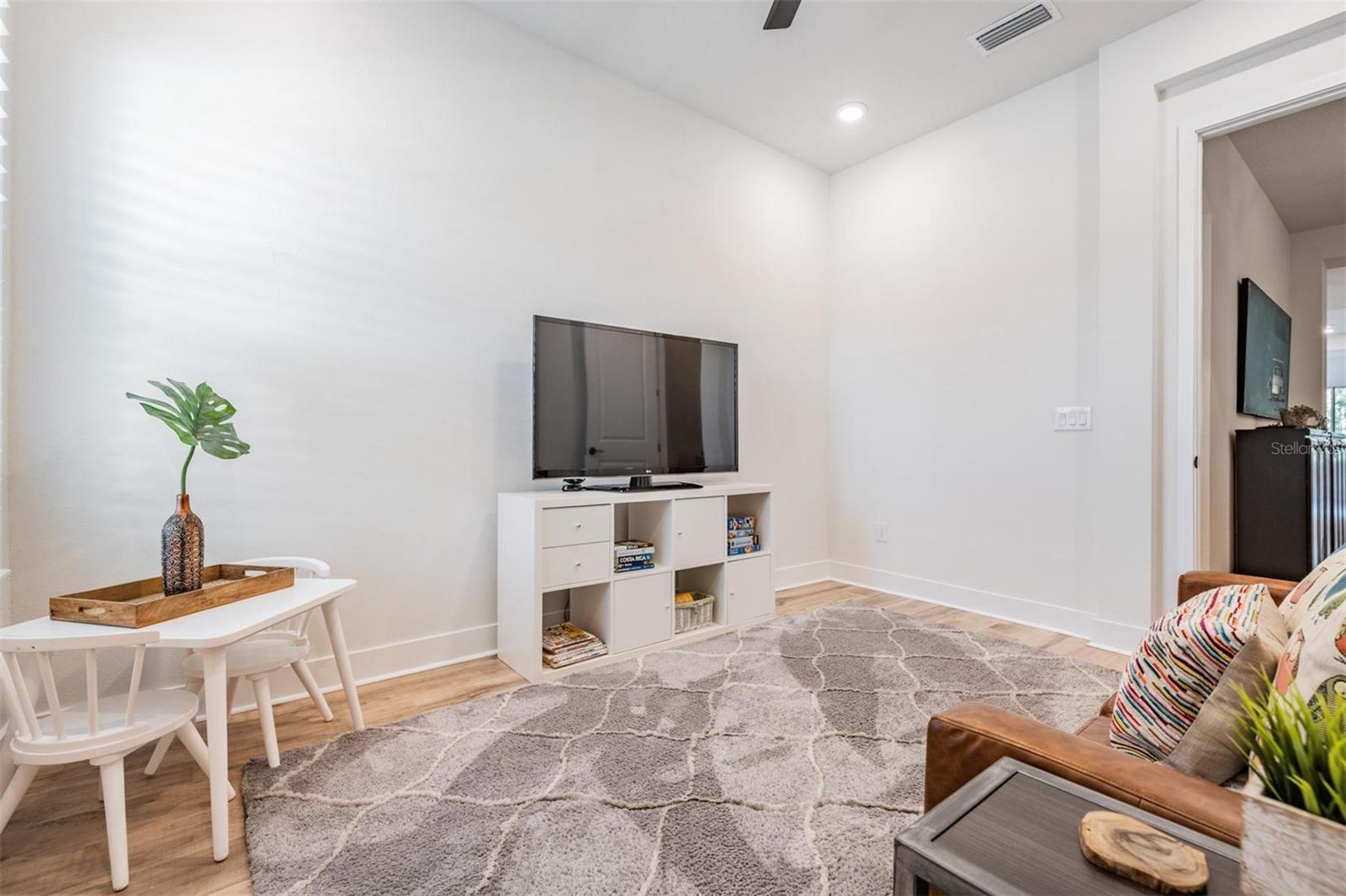 Image 31 of 51 For 3378 Tour Trace