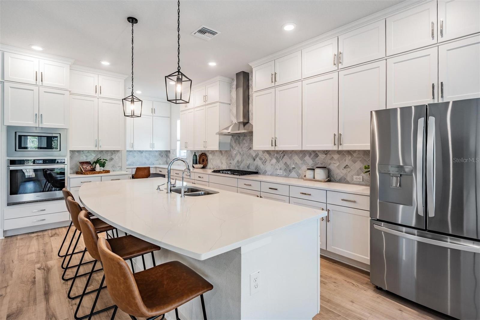 Image 5 of 51 For 3378 Tour Trace