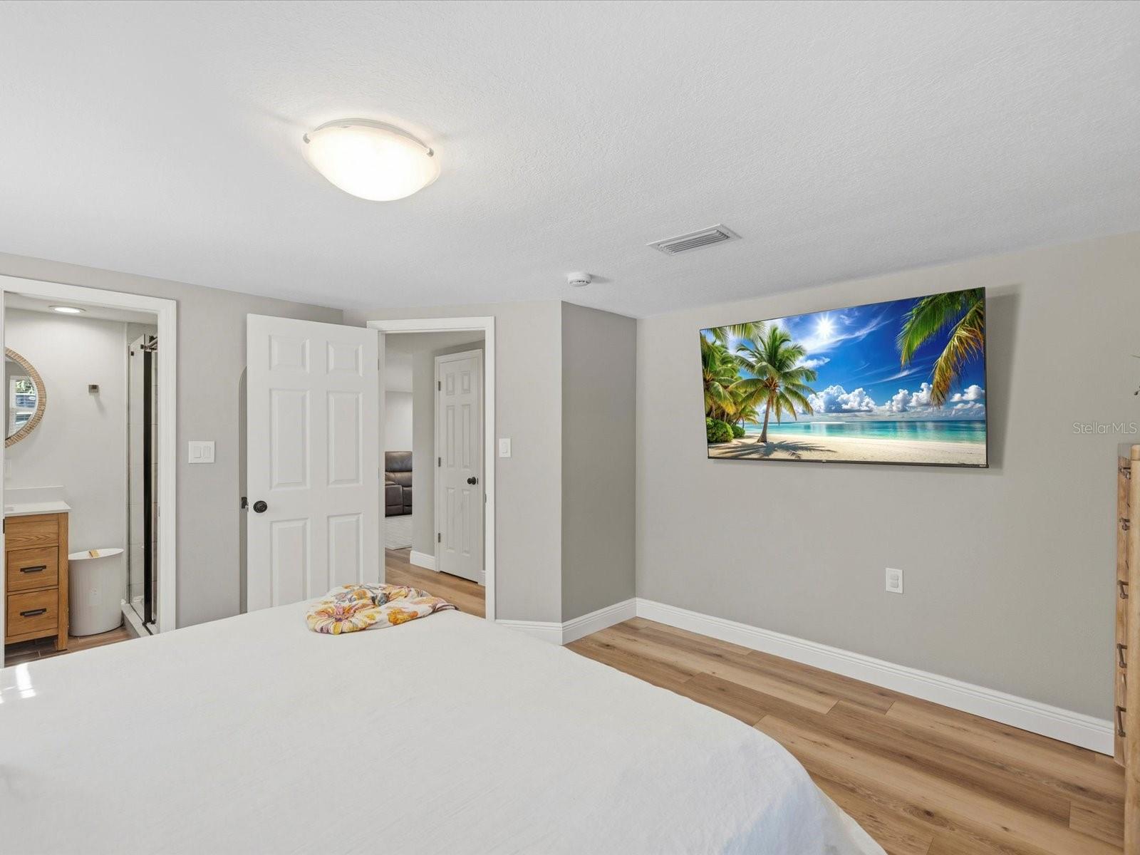 Image 17 of 90 For 5532 Berlin Drive