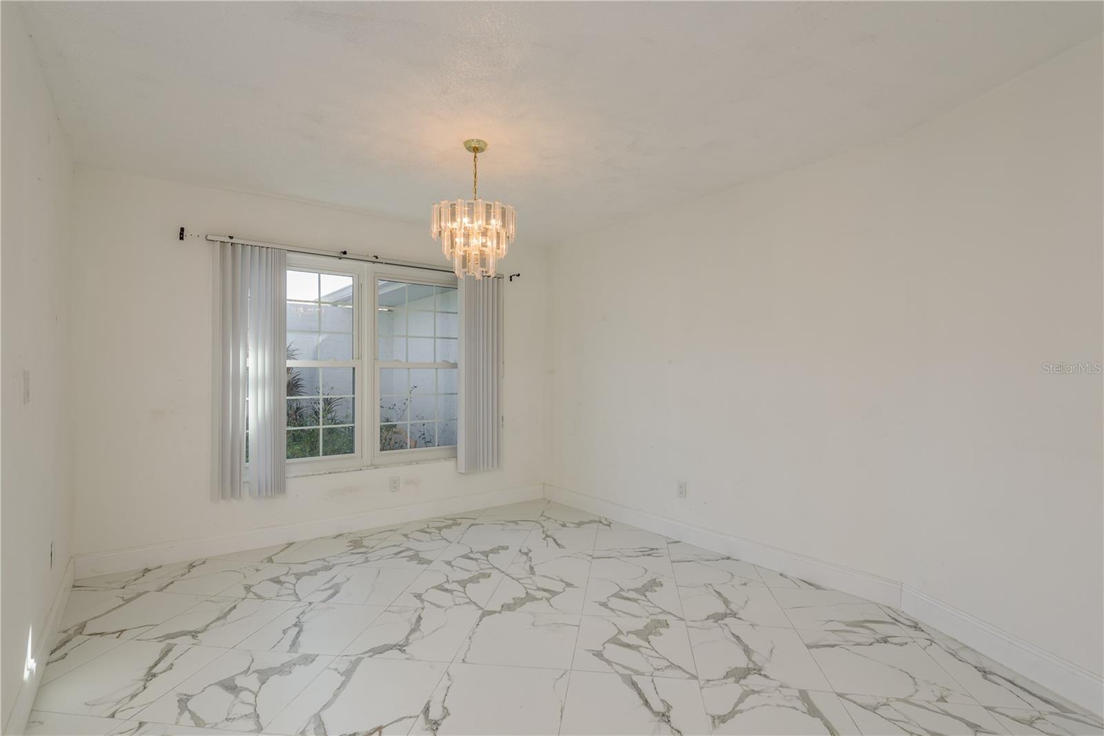 Image 10 of 47 For 2654 Augusta Drive N