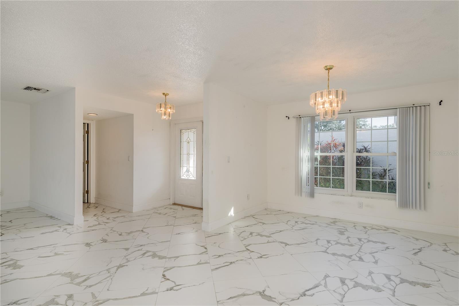 Image 11 of 47 For 2654 Augusta Drive N