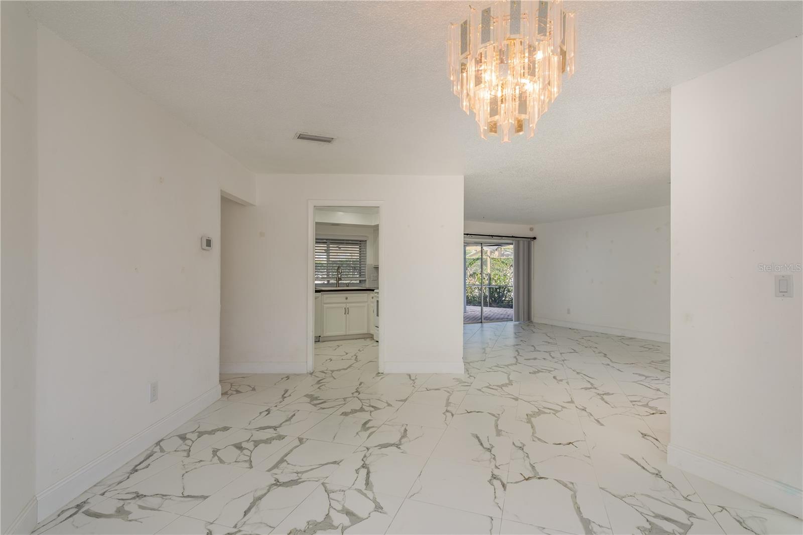 Image 12 of 47 For 2654 Augusta Drive N