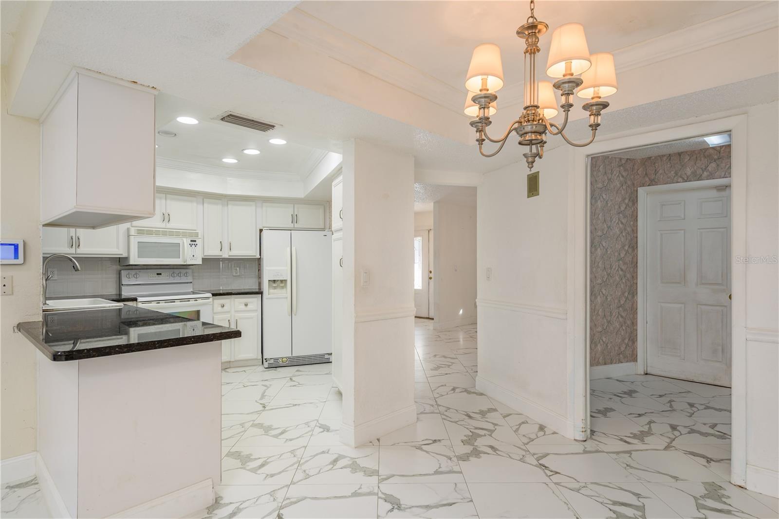 Image 18 of 47 For 2654 Augusta Drive N