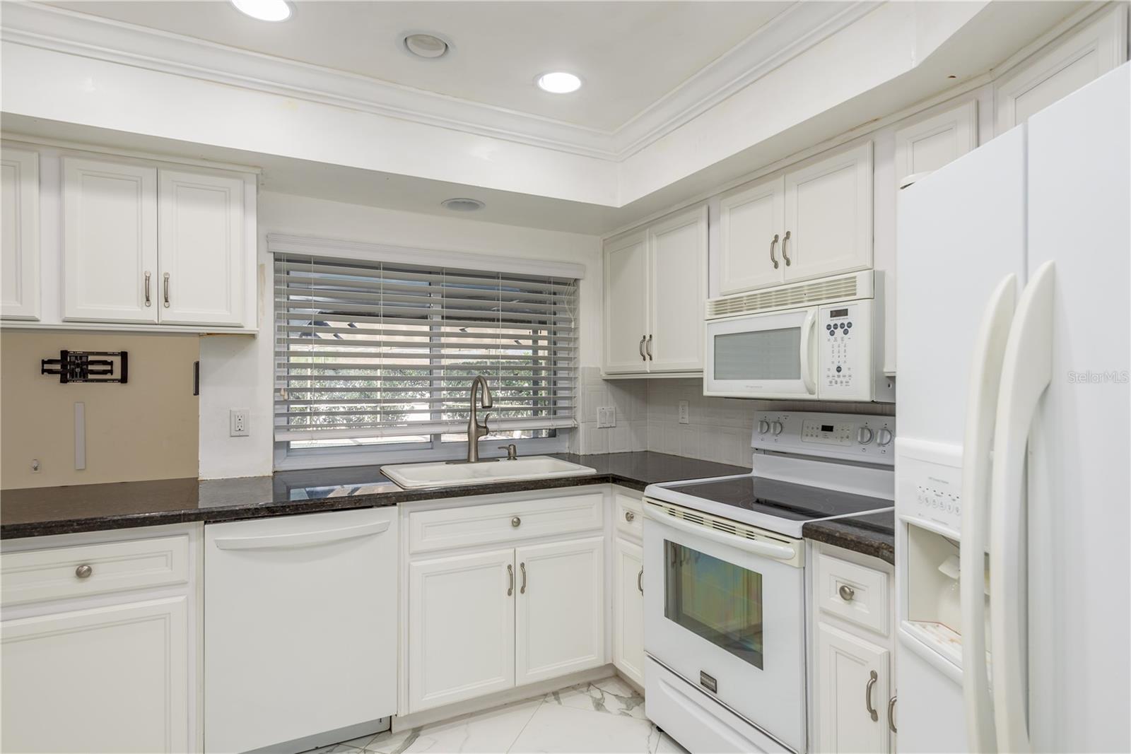 Image 20 of 47 For 2654 Augusta Drive N