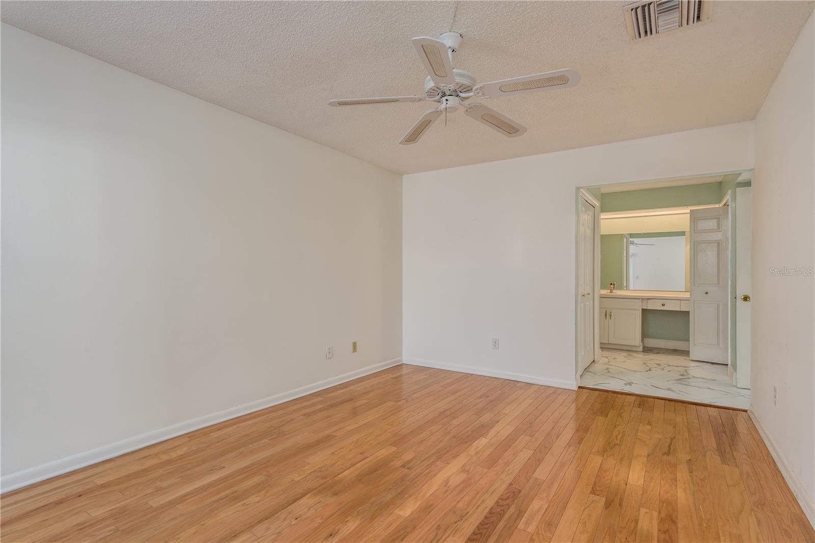 Image 23 of 47 For 2654 Augusta Drive N