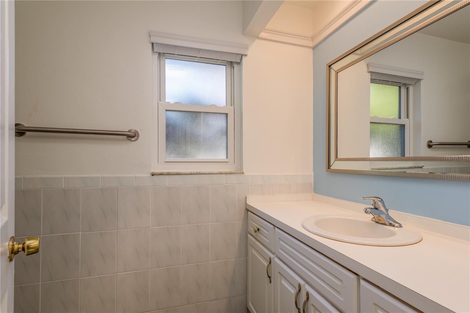 Image 25 of 47 For 2654 Augusta Drive N