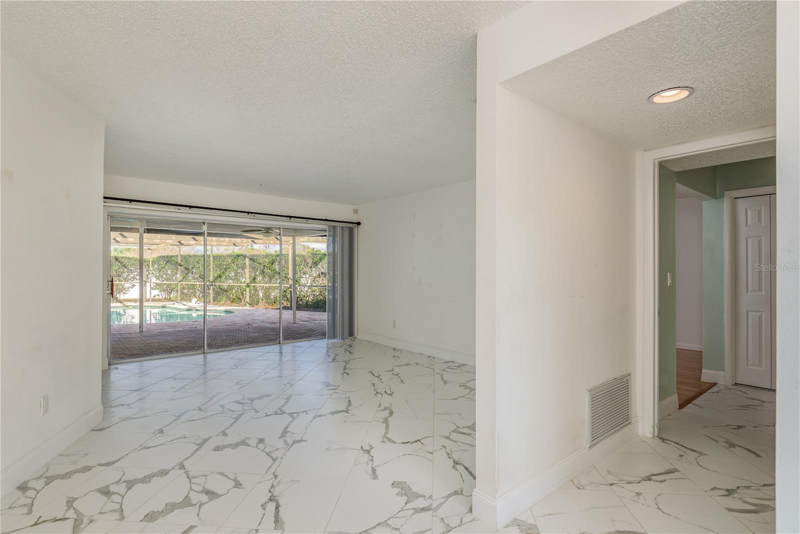 Image 6 of 47 For 2654 Augusta Drive N