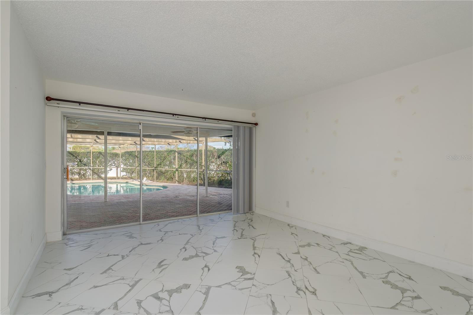 Image 7 of 47 For 2654 Augusta Drive N