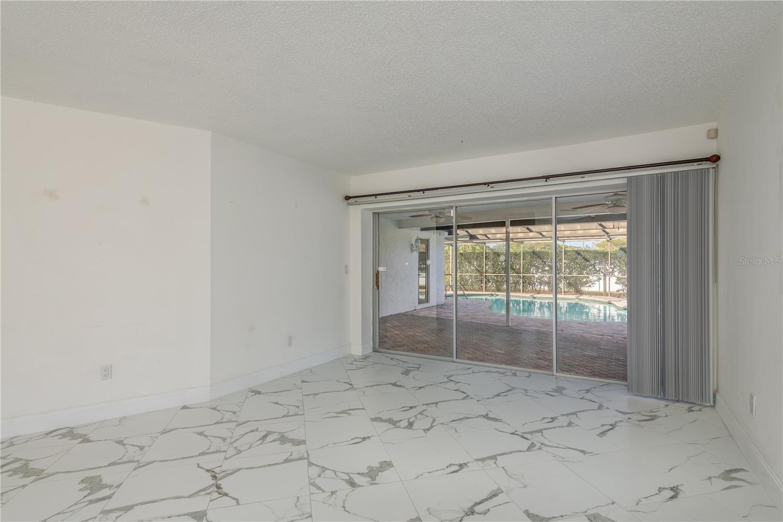 Image 8 of 47 For 2654 Augusta Drive N