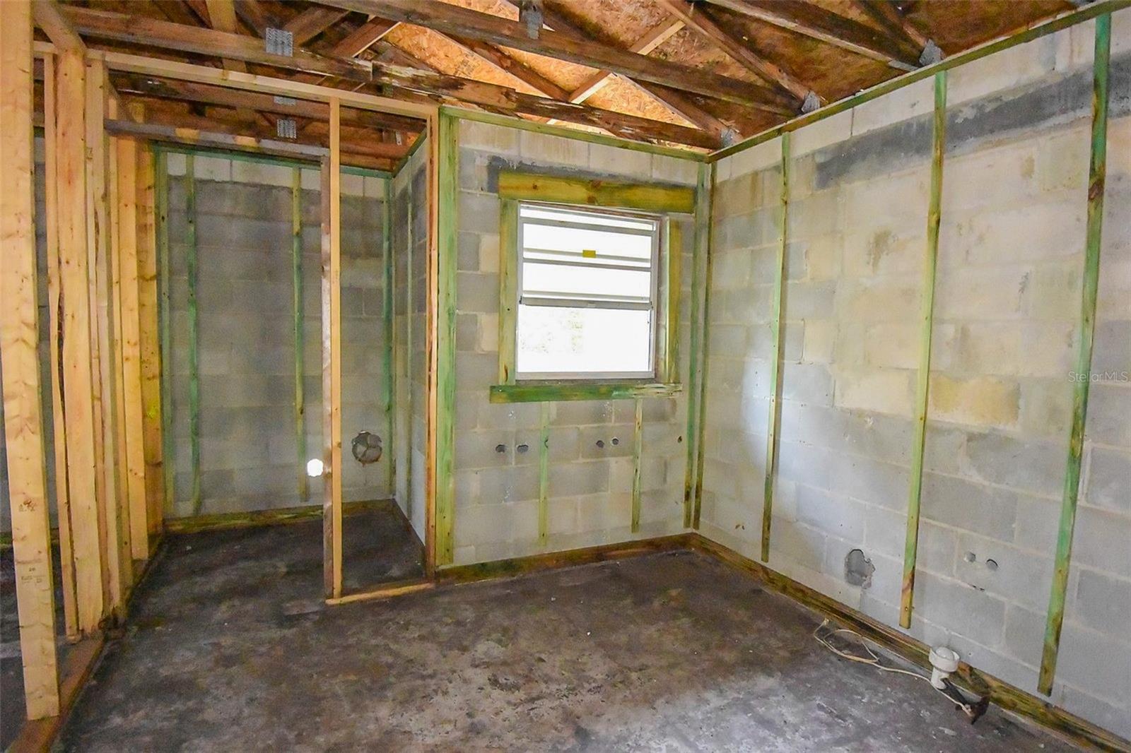 Image 13 of 29 For 343 Lincoln Avenue