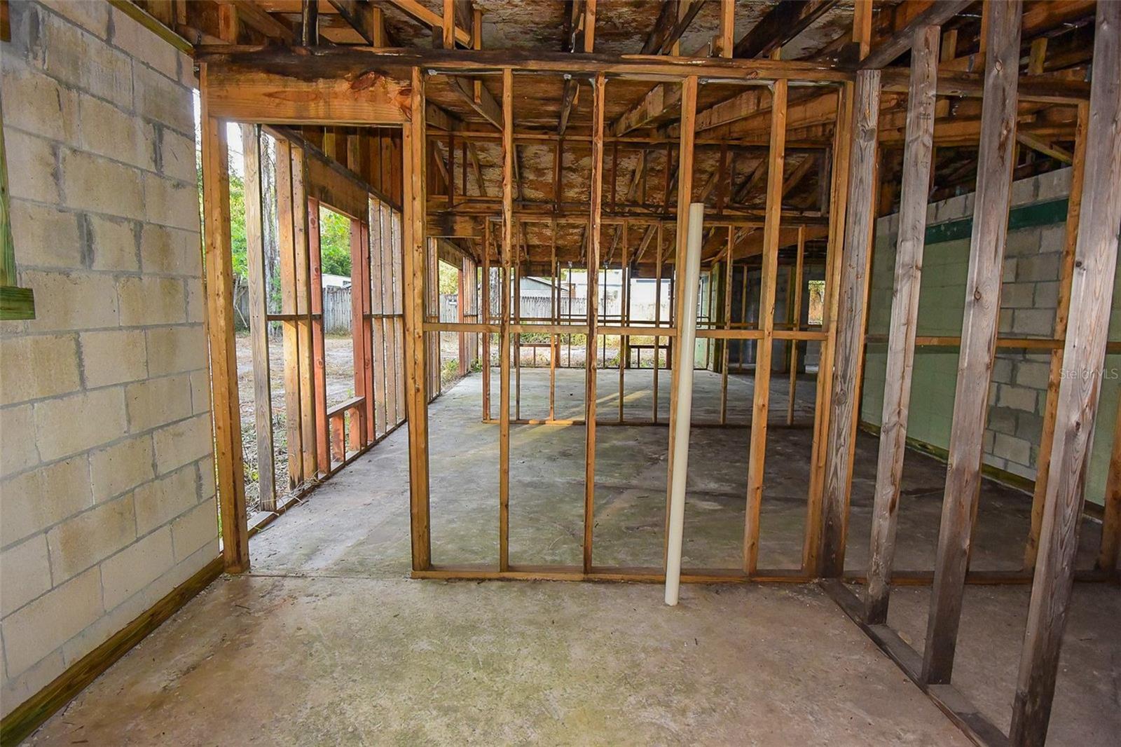 Image 14 of 29 For 343 Lincoln Avenue