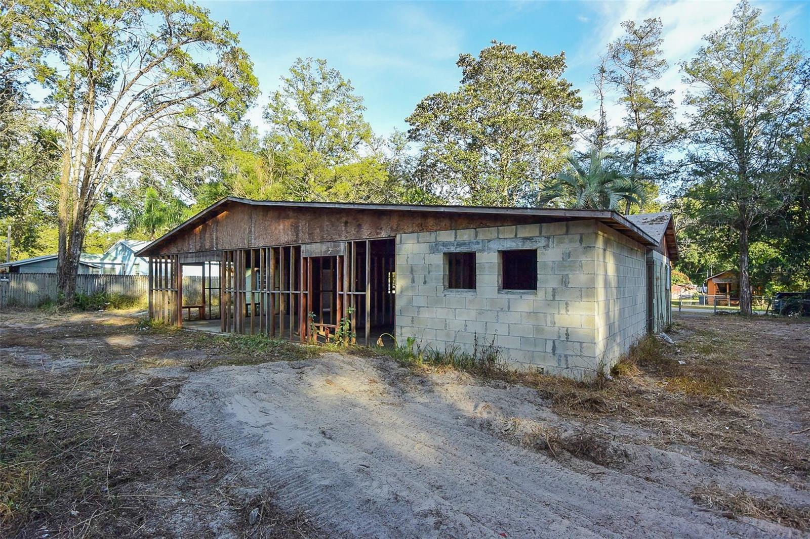 Image 22 of 29 For 343 Lincoln Avenue