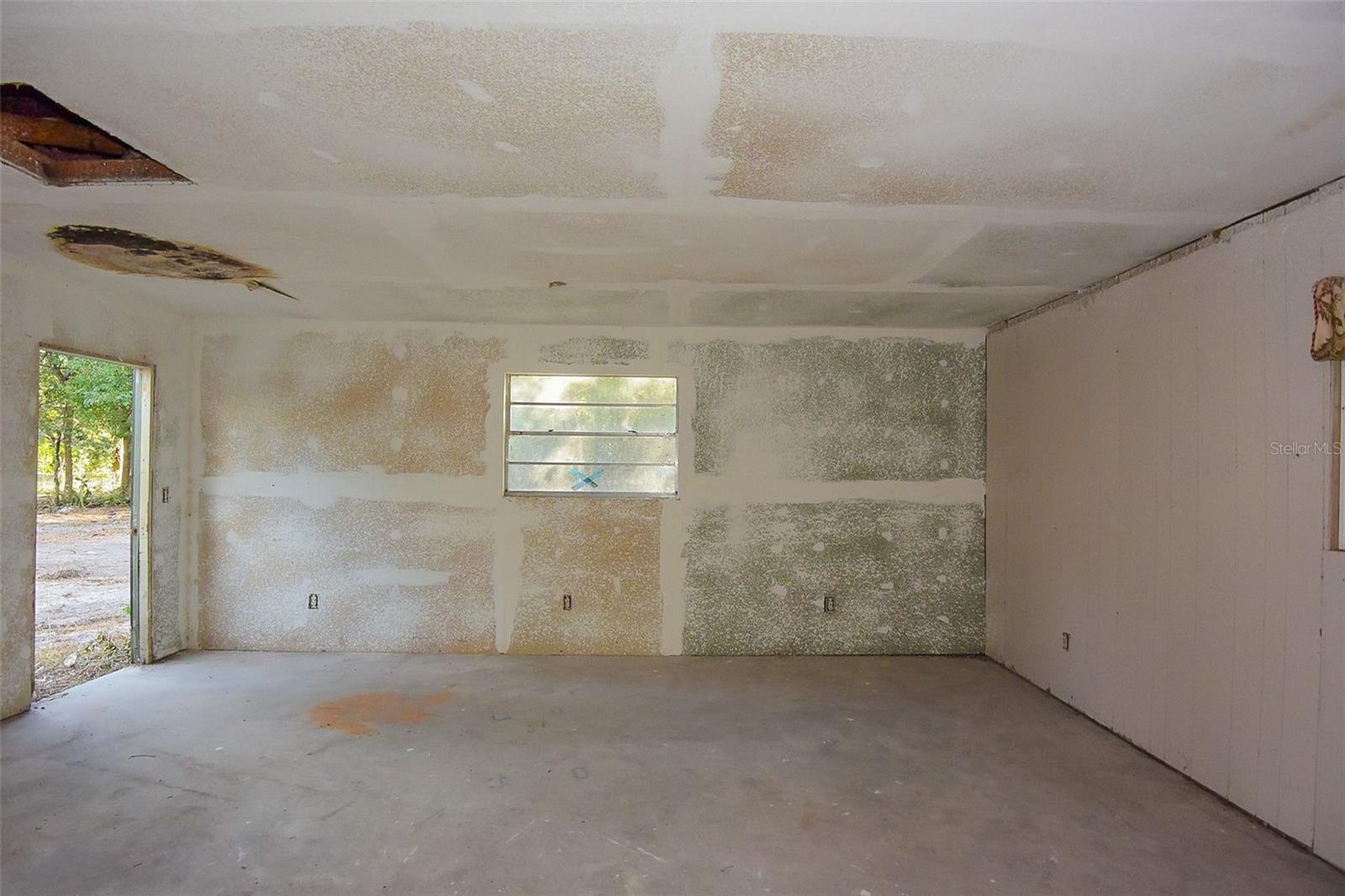 Image 25 of 29 For 343 Lincoln Avenue