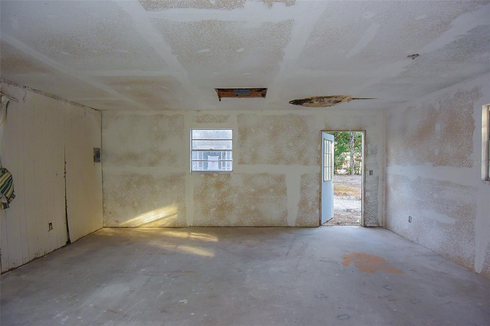 Image 26 of 29 For 343 Lincoln Avenue