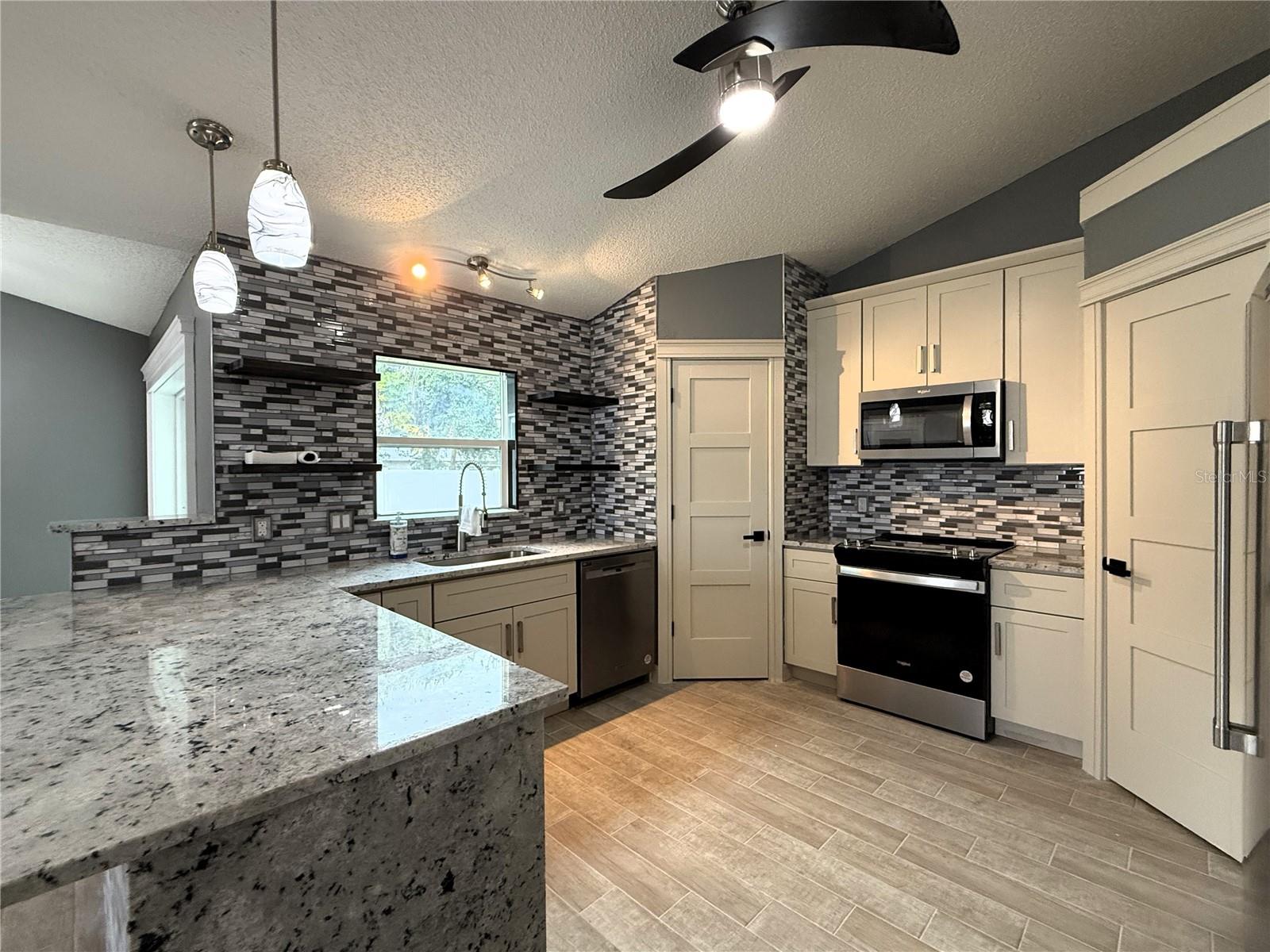 Image 21 of 64 For 6172 Raleigh Street