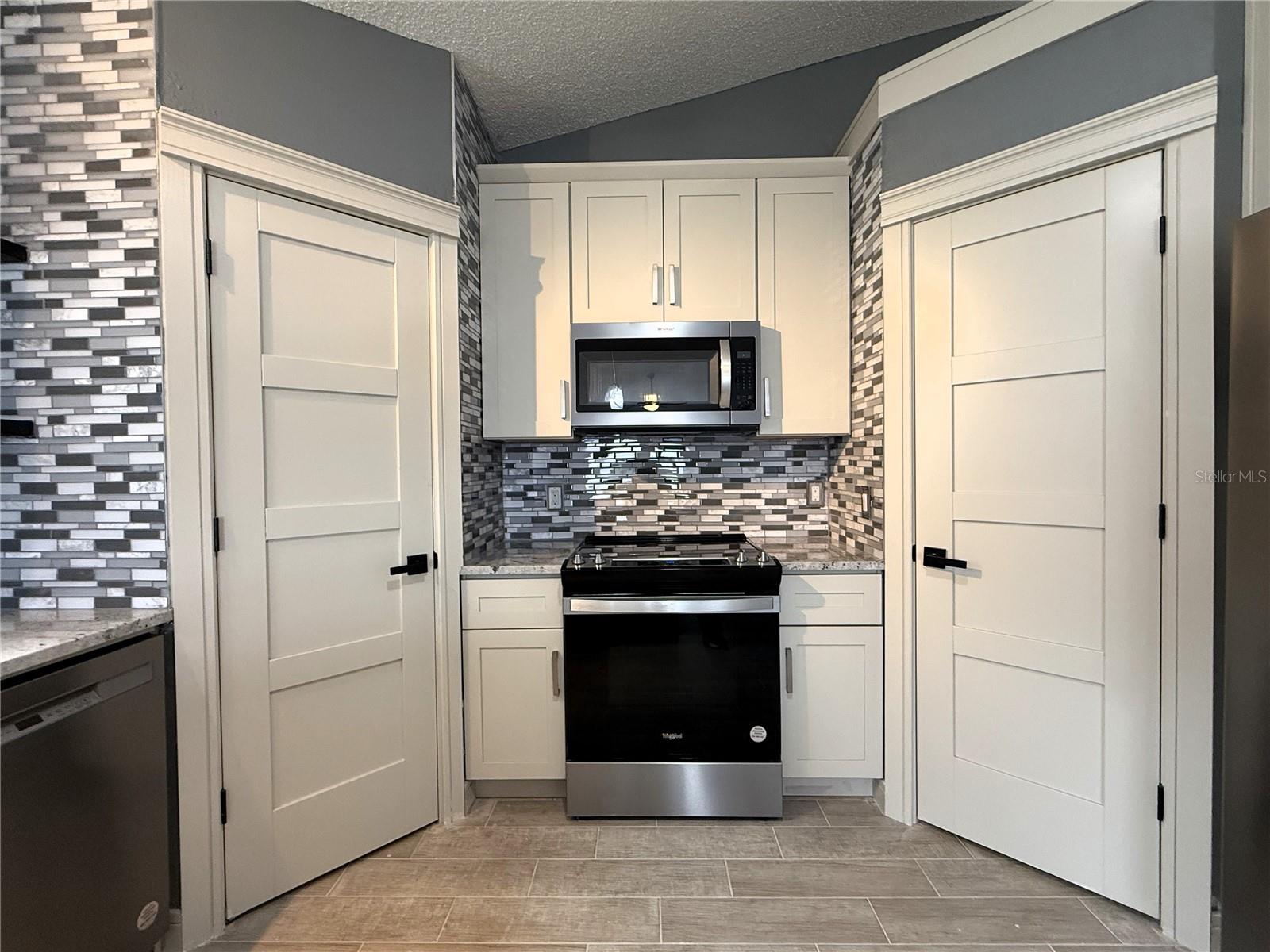 Image 23 of 64 For 6172 Raleigh Street