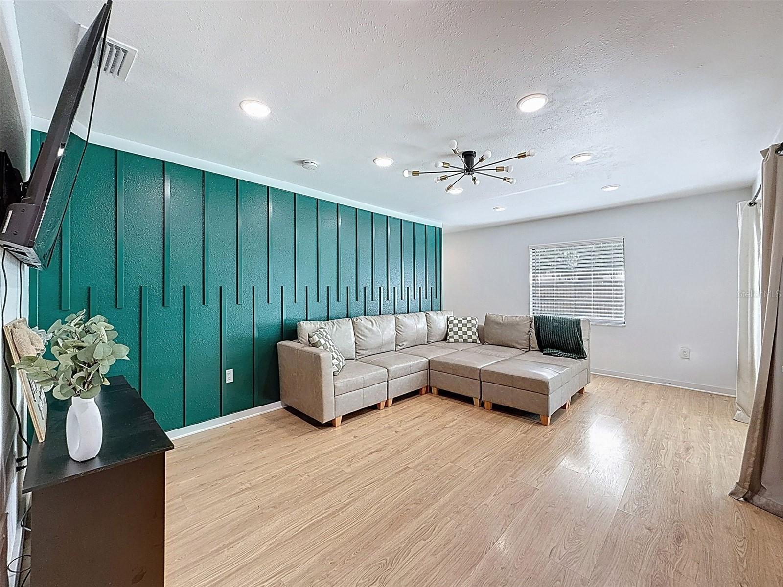 Image 10 of 29 For 1652 Larkin Road