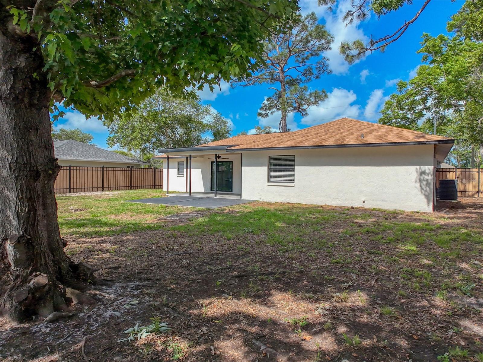 Image 25 of 29 For 1652 Larkin Road