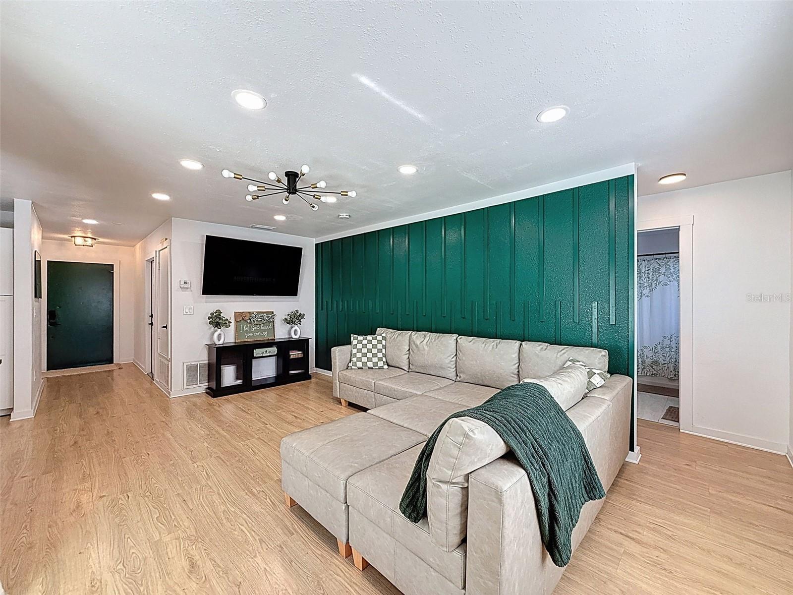 Image 8 of 29 For 1652 Larkin Road