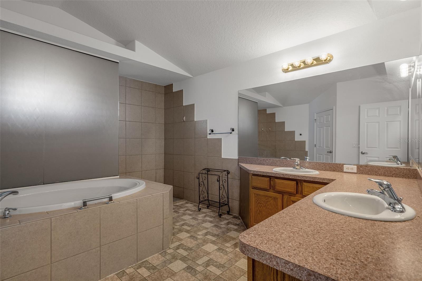 Image 41 of 79 For 7285 Nightwalker Road