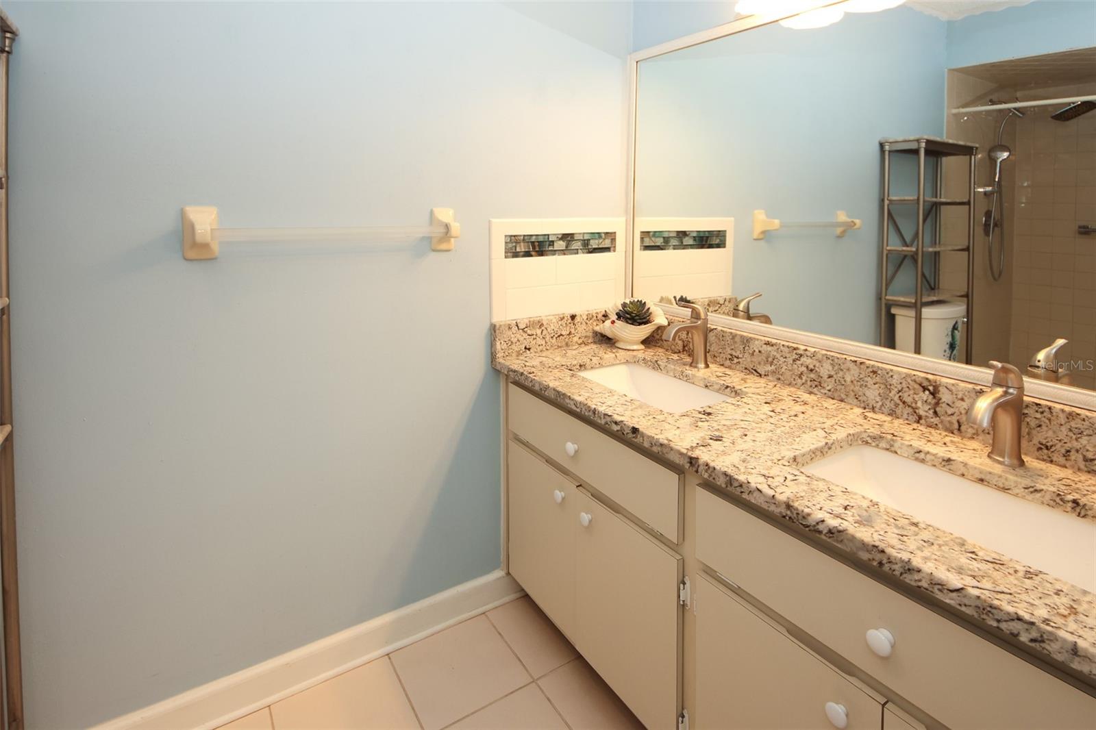 Image 18 of 34 For 12432 Knollbrook Lane