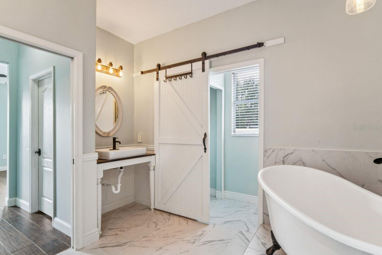 Image 40 of 87 For 4201 Canongate