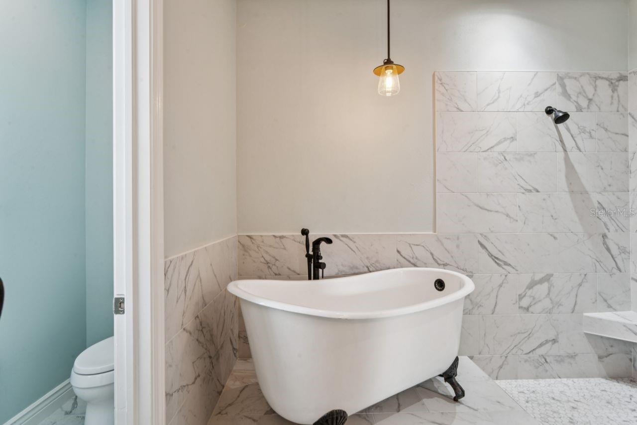 Image 41 of 87 For 4201 Canongate