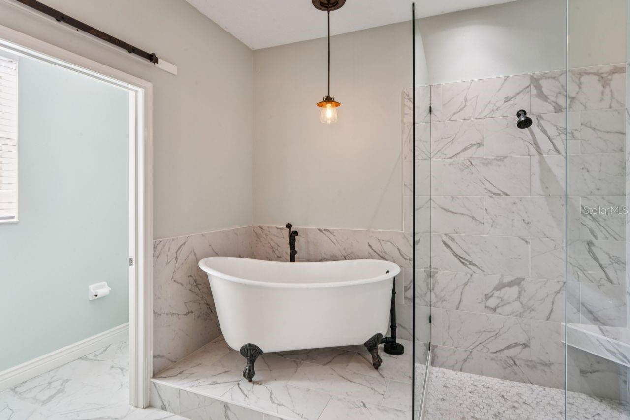 Image 44 of 87 For 4201 Canongate