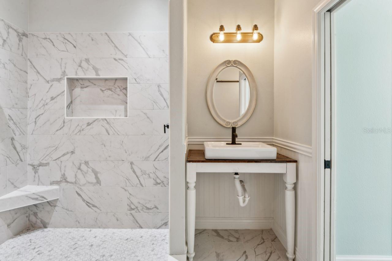 Image 45 of 87 For 4201 Canongate