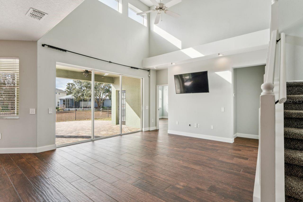 Image 8 of 87 For 4201 Canongate