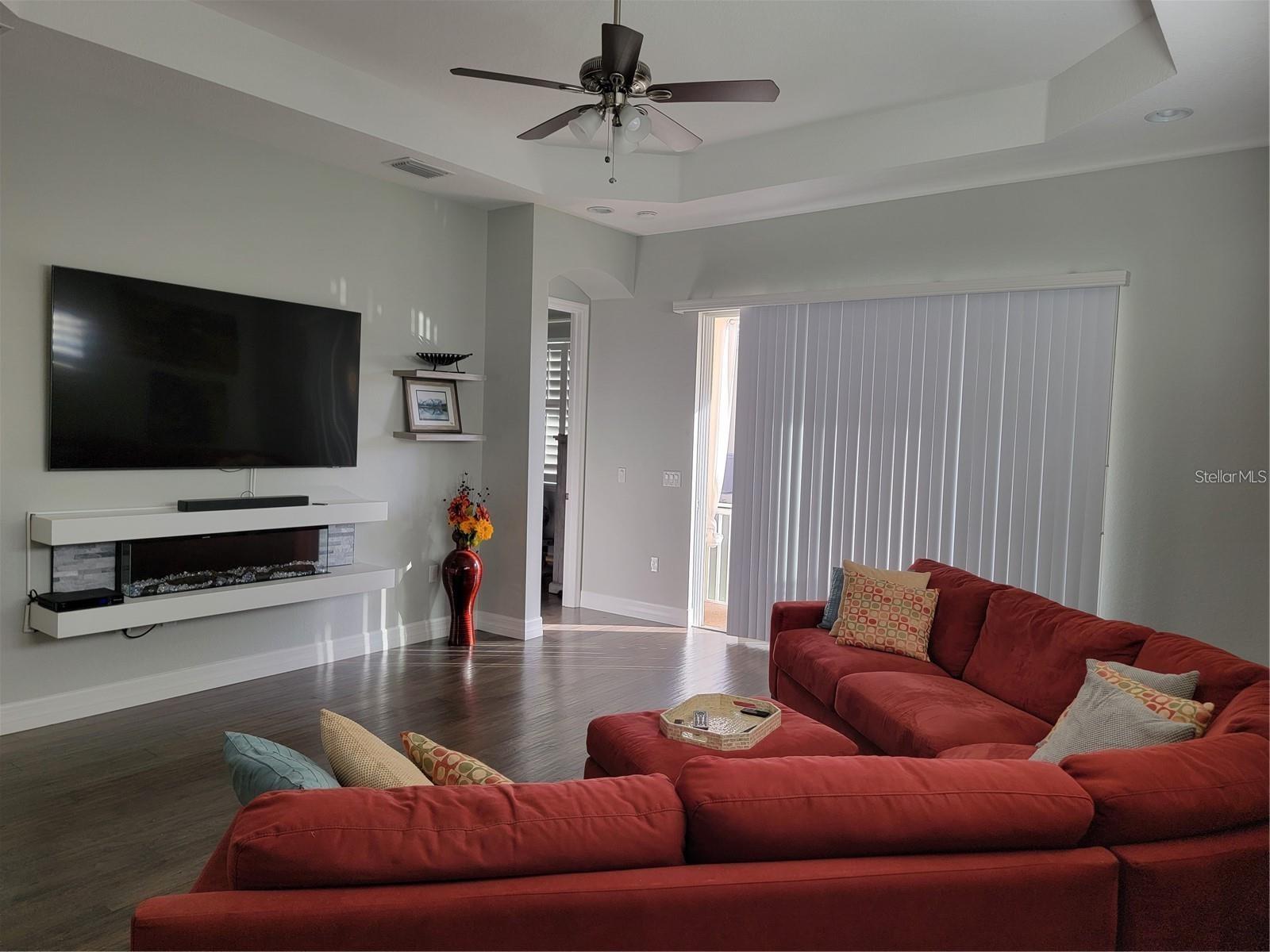 Listing photo id 8 for 4748 Wheel House Drive