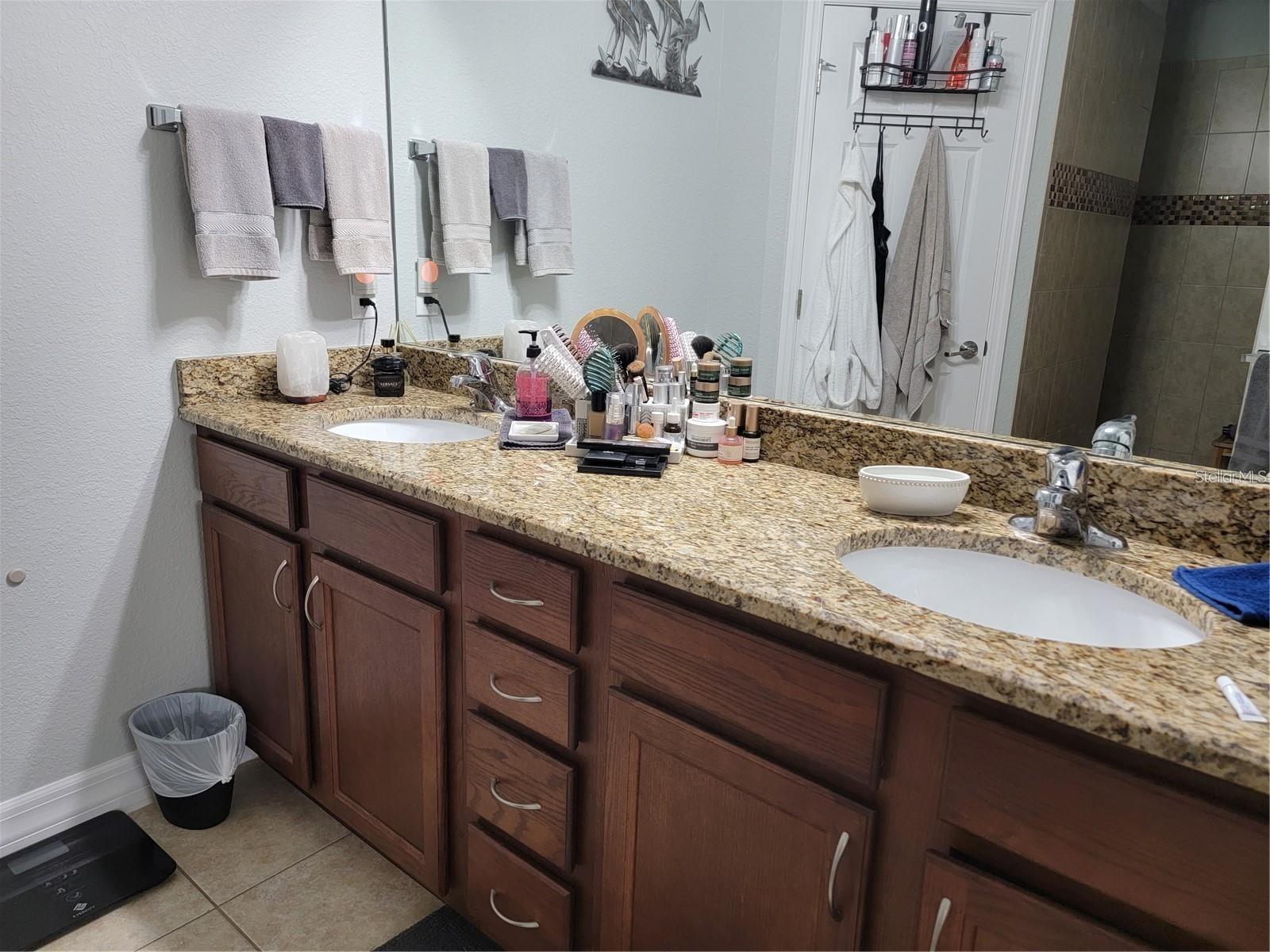 Listing photo id 11 for 4748 Wheel House Drive