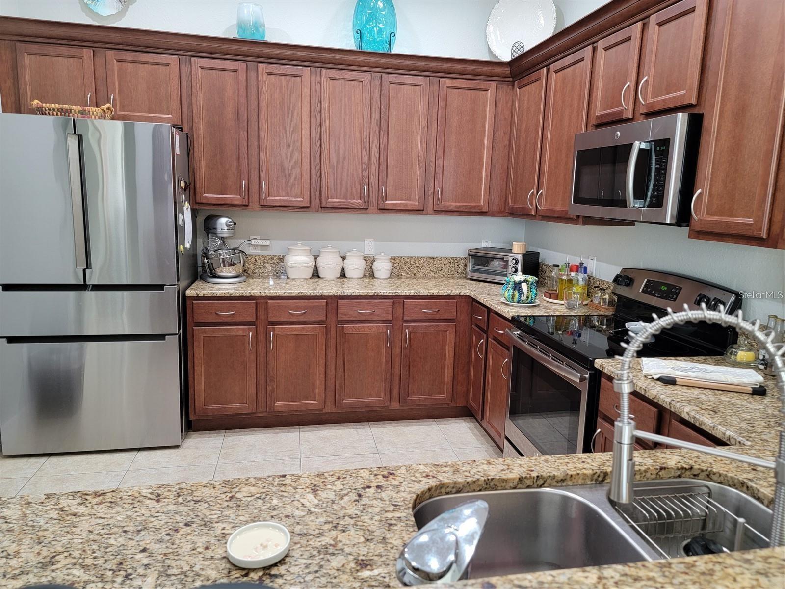 Listing photo id 0 for 4748 Wheel House Drive