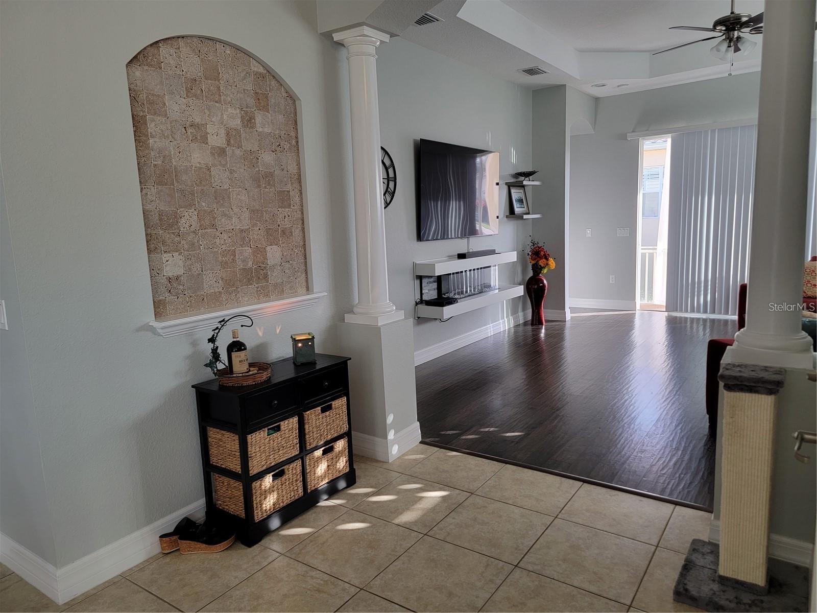 Listing photo id 2 for 4748 Wheel House Drive