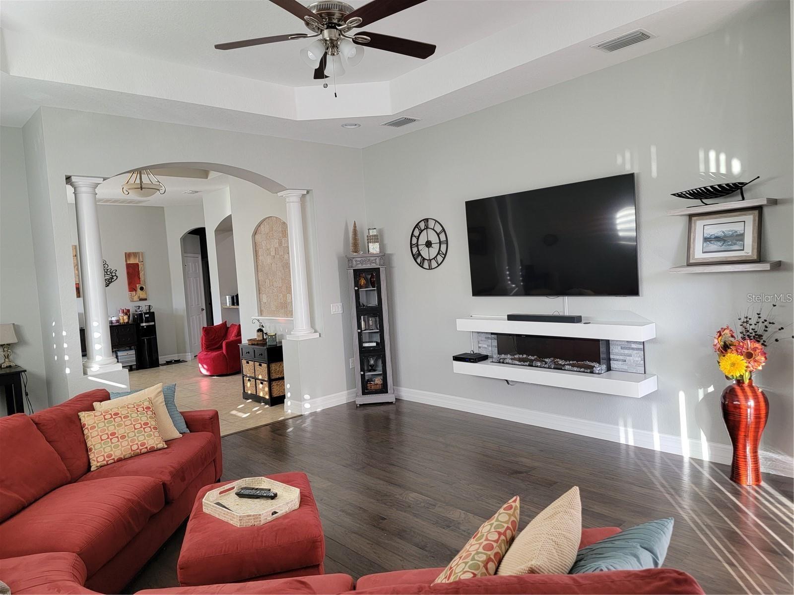 Listing photo id 7 for 4748 Wheel House Drive