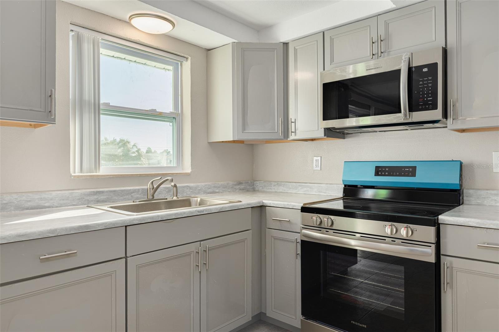 Image 11 of 33 For 13624 Britton Drive