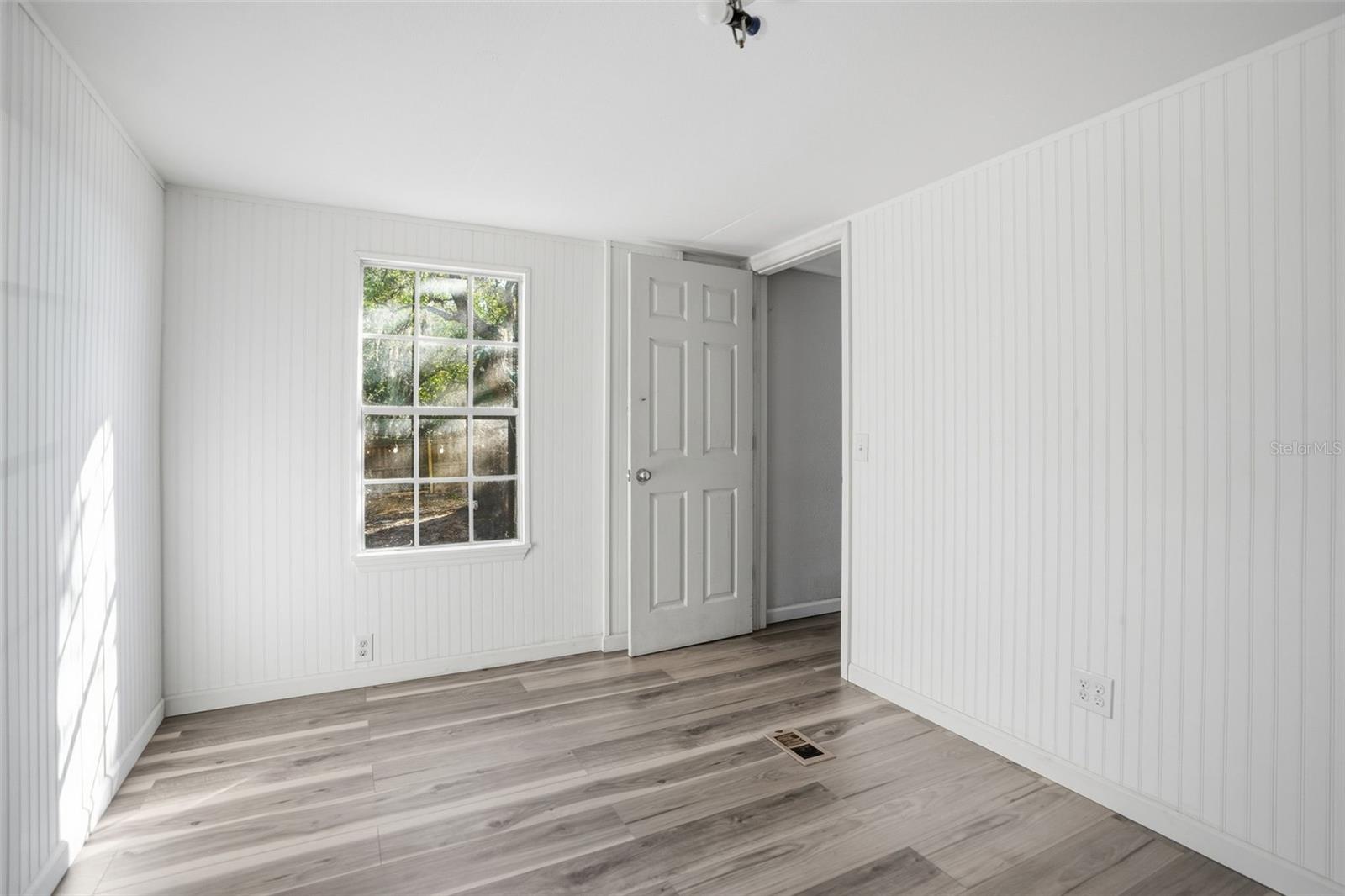 Image 14 of 32 For 9727 Lake Drive