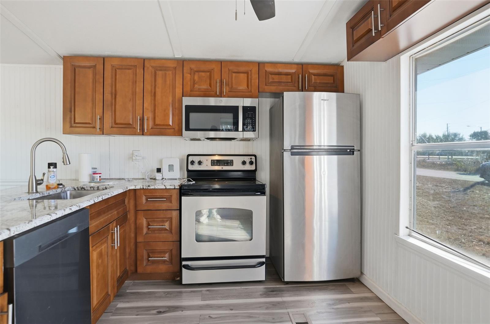 Image 2 of 32 For 9727 Lake Drive