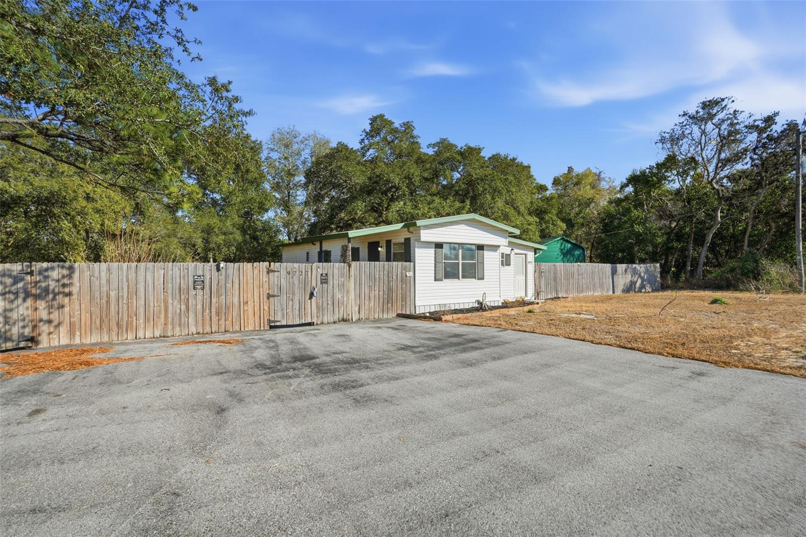 Image 20 of 32 For 9727 Lake Drive