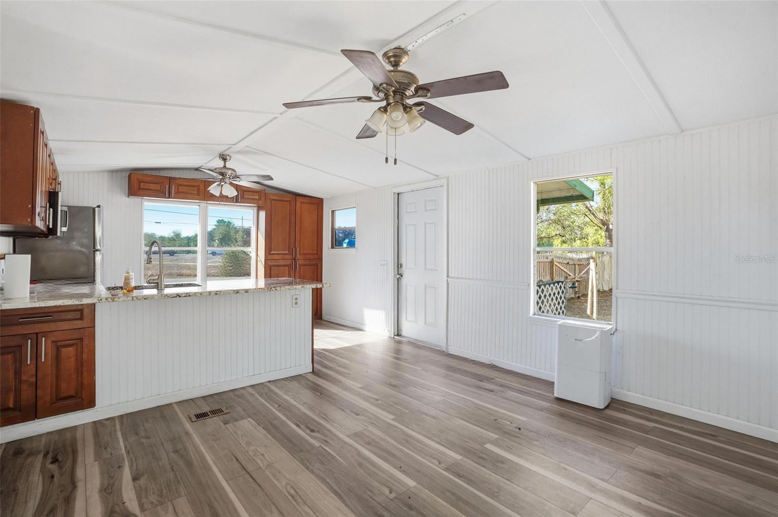 Image 7 of 32 For 9727 Lake Drive