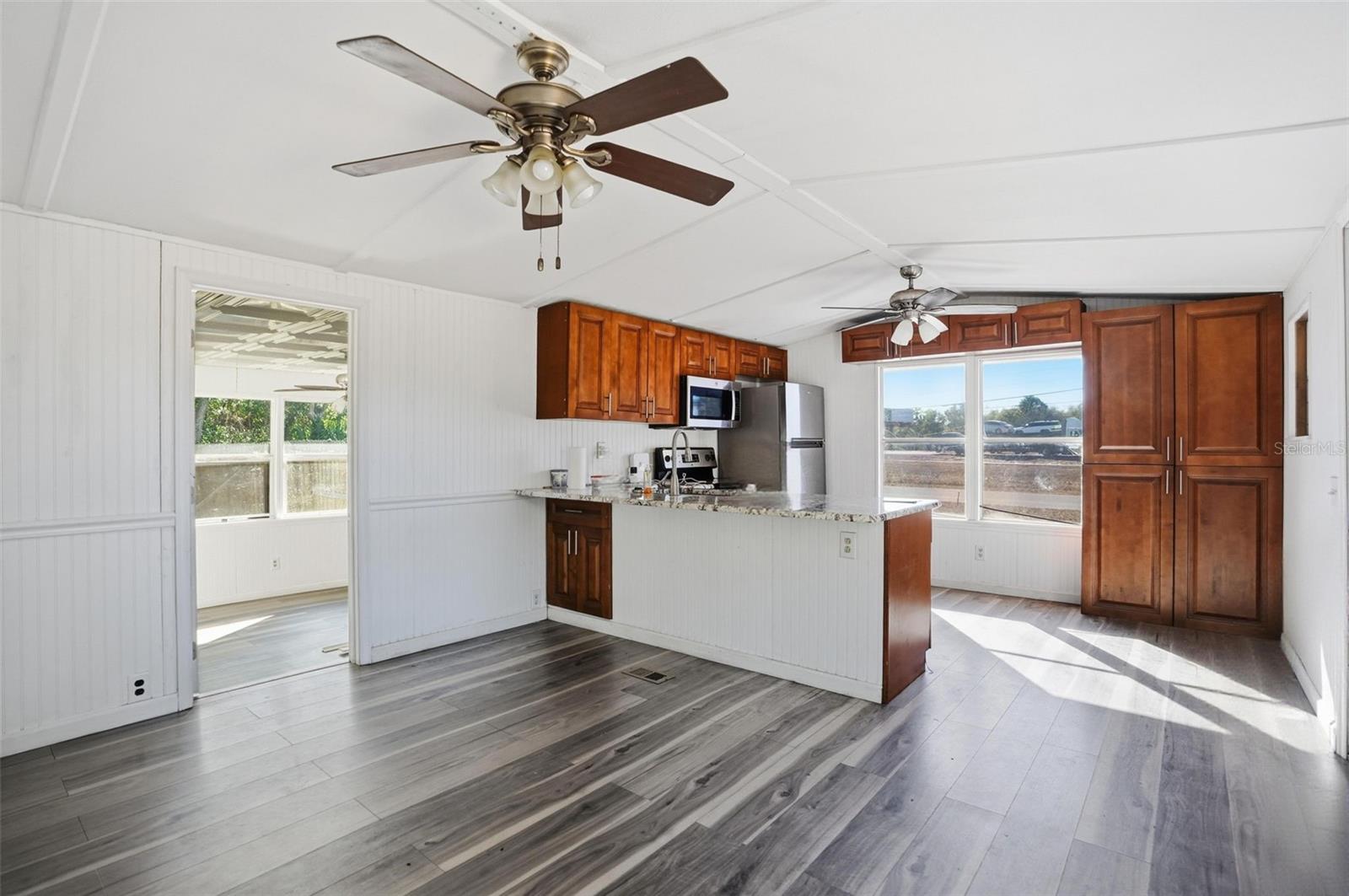 Image 8 of 32 For 9727 Lake Drive