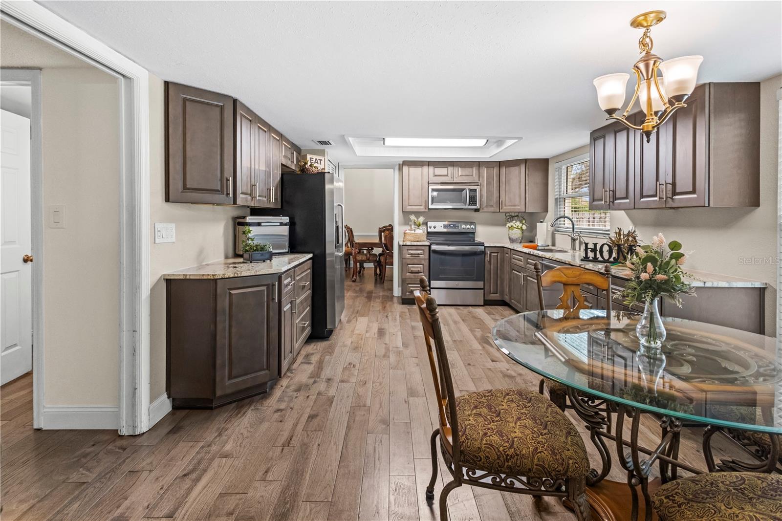 Image 11 of 69 For 1437 Glenview Road