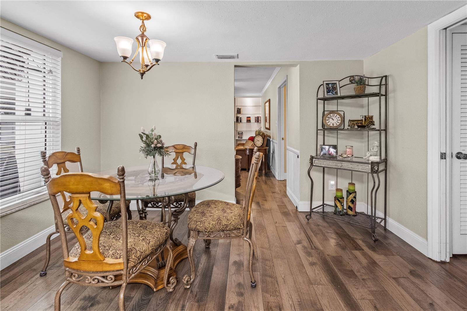 Image 12 of 69 For 1437 Glenview Road